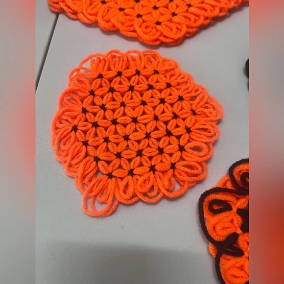 Vintage MCM Handmade Loom Doilies Crochet Placemat Trivet Yarn Flower Halloween - Picture 6 of 9